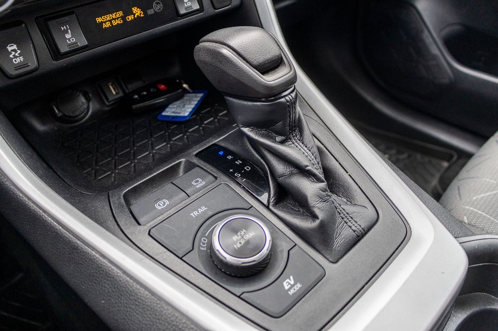 2020 Toyota RAV4 Hybrid XLE in Saint-Jérôme, Quebec - 16 - w1024h768px
