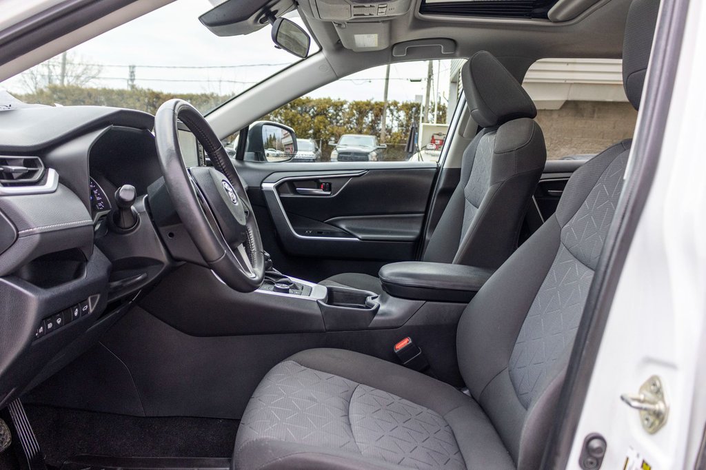 2020 Toyota RAV4 Hybrid XLE in Saint-Jérôme, Quebec - 26 - w1024h768px