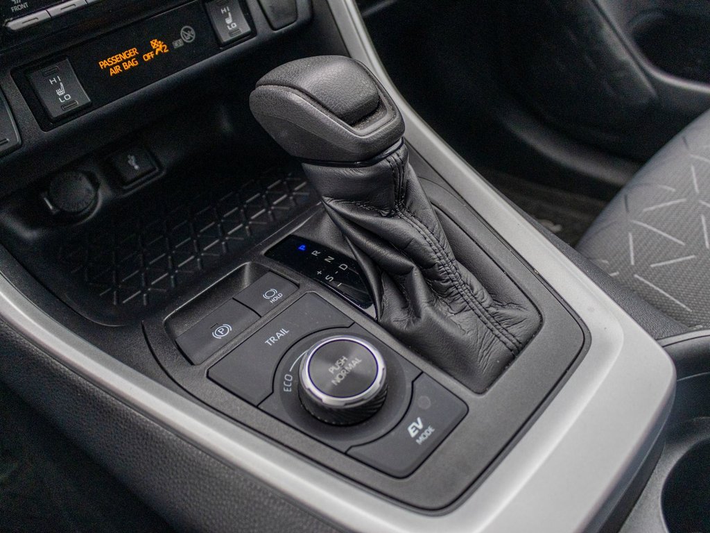2020 Toyota RAV4 Hybride LE AWD**JAMAIS ACCIDENTÉ + CARPLAY + CAM in Saint-Jérôme, Quebec - 15 - w1024h768px