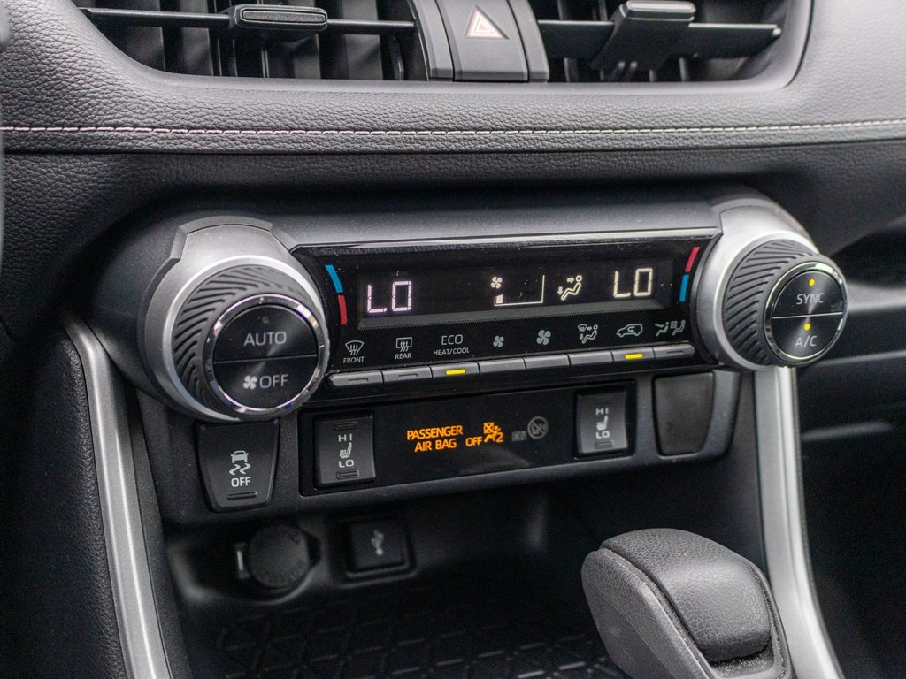 2020 Toyota RAV4 Hybride LE AWD**JAMAIS ACCIDENTÉ + CARPLAY + CAM in Saint-Jérôme, Quebec - 14 - w1024h768px