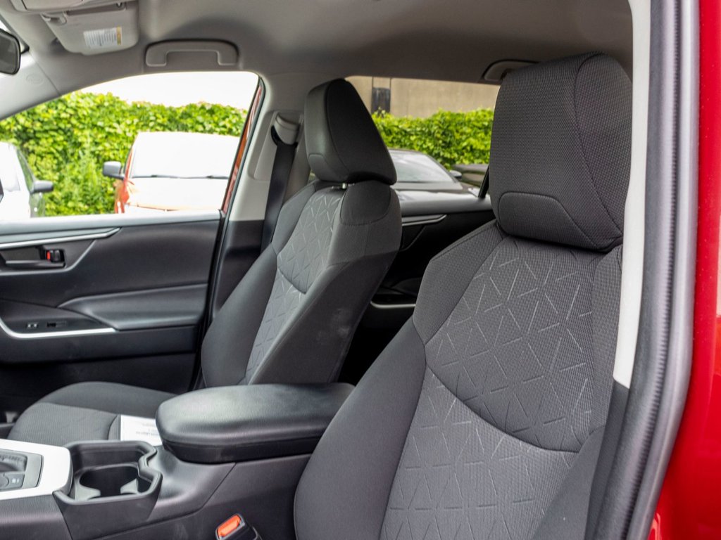 2020 Toyota RAV4 Hybride LE AWD**JAMAIS ACCIDENTÉ + CARPLAY + CAM in Saint-Jérôme, Quebec - 25 - w1024h768px