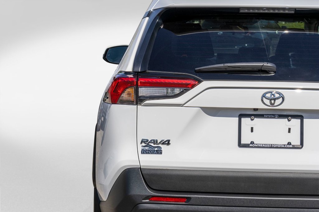 2021 Toyota RAV4 LE AWD **JAMAIS ACCIDENTÉ+CARPLAY+CAMÉRA** in Charlemagne, Quebec - 30 - w1024h768px
