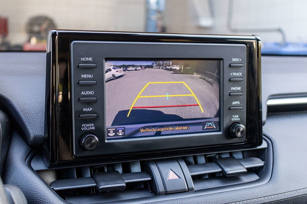 2021 Toyota RAV4 LE AWD **JAMAIS ACCIDENTÉ+CARPLAY+CAMÉRA** in Charlemagne, Quebec - 17 - w1024h768px