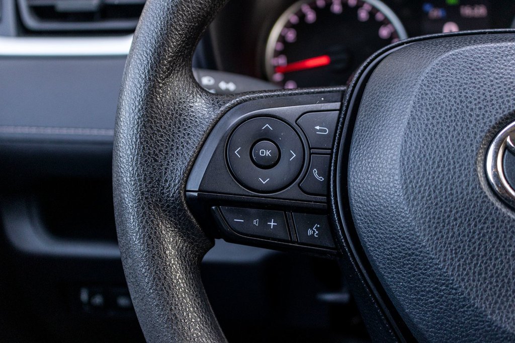 2021 Toyota RAV4 LE AWD **JAMAIS ACCIDENTÉ+CARPLAY+CAMÉRA** in Charlemagne, Quebec - 11 - w1024h768px