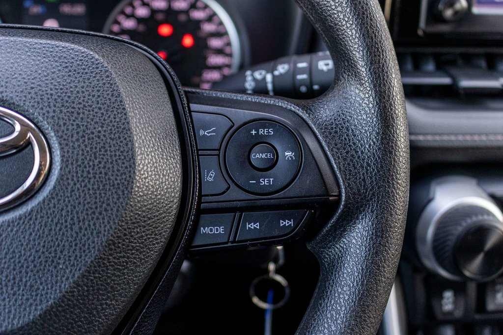 2021 Toyota RAV4 LE AWD **JAMAIS ACCIDENTÉ+CARPLAY+CAMÉRA** in Charlemagne, Quebec - 12 - w1024h768px