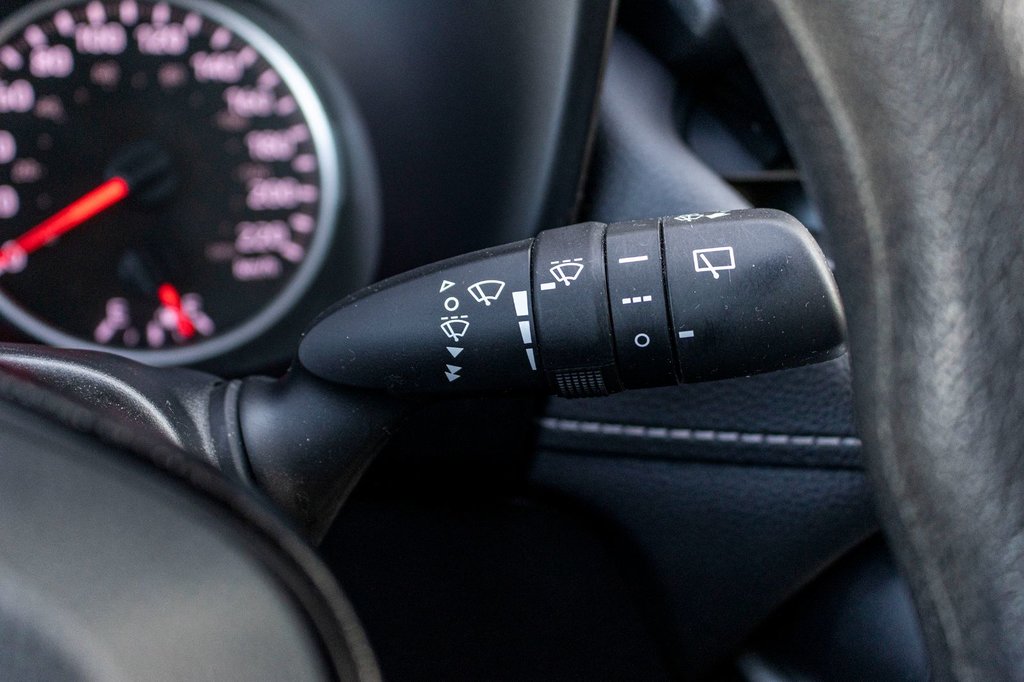 2021 Toyota RAV4 LE AWD **JAMAIS ACCIDENTÉ+CARPLAY+CAMÉRA** in Charlemagne, Quebec - 20 - w1024h768px