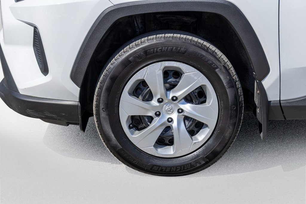 2021 Toyota RAV4 LE AWD **JAMAIS ACCIDENTÉ+CARPLAY+CAMÉRA** in Charlemagne, Quebec - 34 - w1024h768px