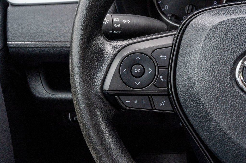 2021 Toyota RAV4 LE AWD **JAMAIS ACCIDENTÉ+CARPLAY+CAMÉRA** in Charlemagne, Quebec - 10 - w1024h768px