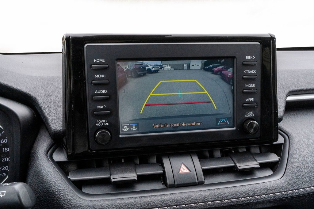 2021 Toyota RAV4 LE AWD **JAMAIS ACCIDENTÉ+CARPLAY+CAMÉRA** in Charlemagne, Quebec - 15 - w1024h768px