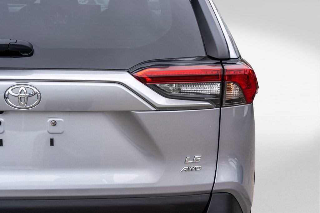 2021 Toyota RAV4 LE AWD **JAMAIS ACCIDENTÉ+CARPLAY+CAMÉRA** in Charlemagne, Quebec - 26 - w1024h768px