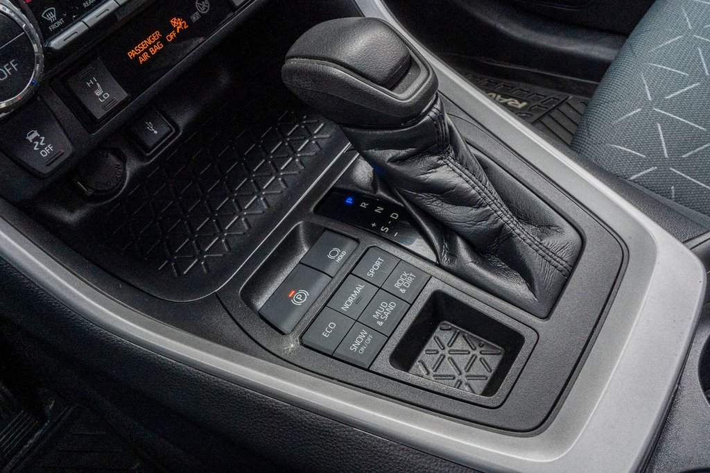 Toyota RAV4 XLE **JAMAIS ACCIDENTÉ+CARPLAY+CAMÉRA+MAG** 2021 à Charlemagne, Québec - 13 - w1024h768px