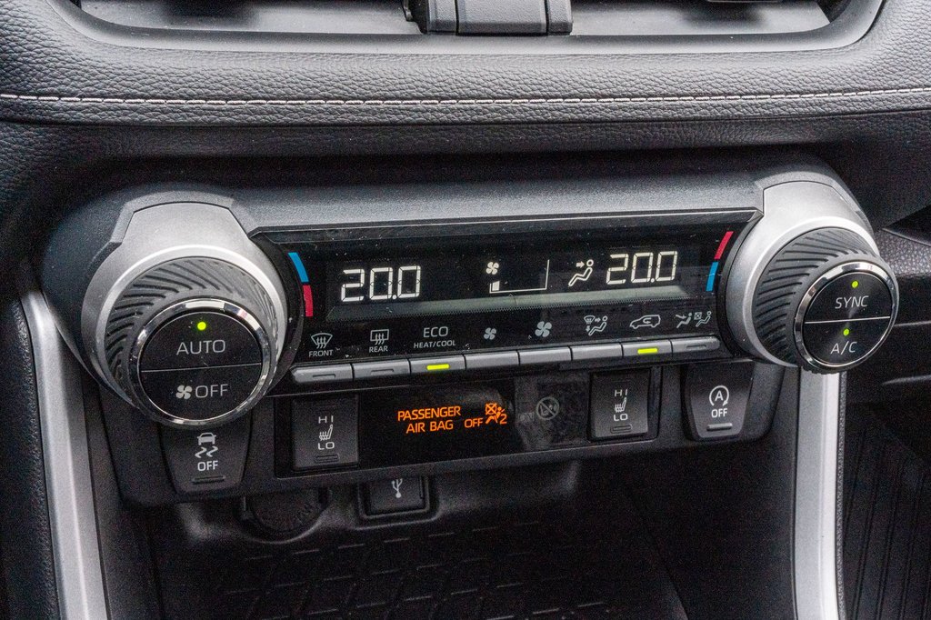 Toyota RAV4 XLE **JAMAIS ACCIDENTÉ+CARPLAY+CAMÉRA+MAG** 2021 à Charlemagne, Québec - 14 - w1024h768px