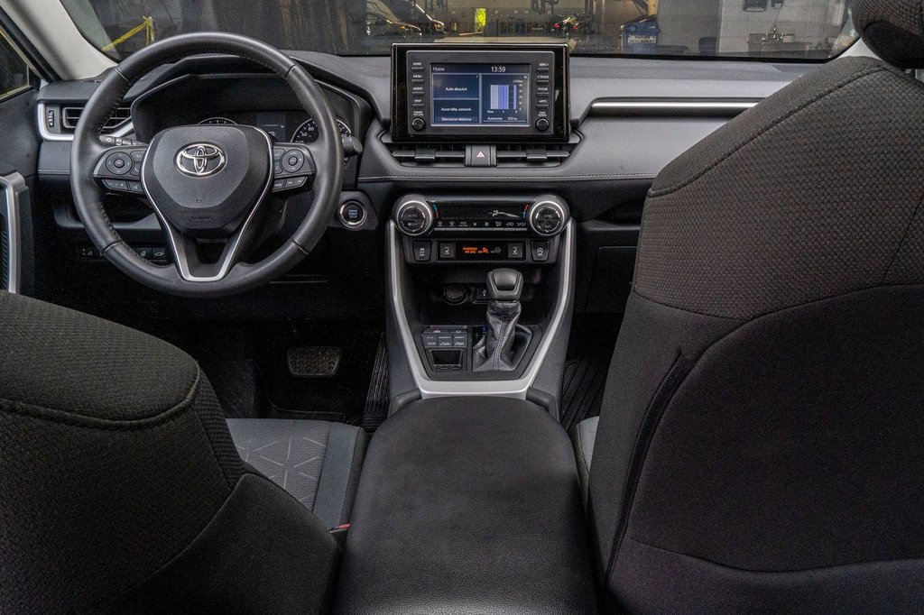Toyota RAV4 XLE **JAMAIS ACCIDENTÉ+CARPLAY+CAMÉRA+MAG** 2021 à Charlemagne, Québec - 19 - w1024h768px