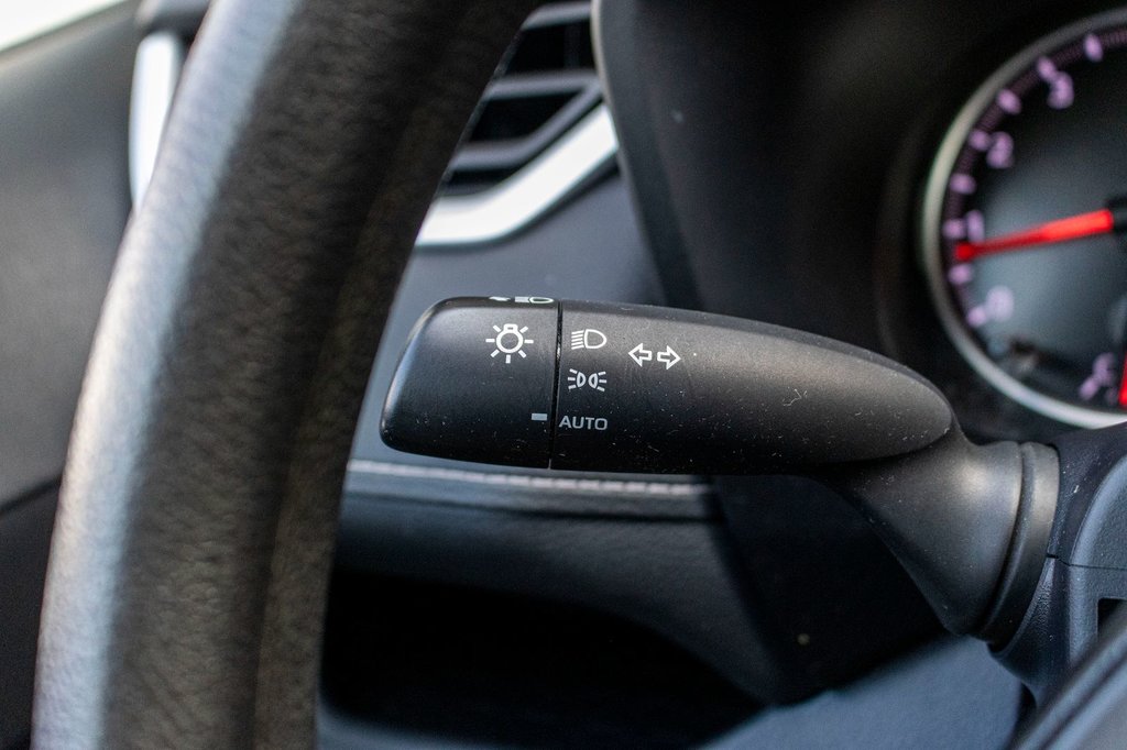 Toyota RAV4 LE AWD **JAMAIS ACCIDENTÉ+CARPLAY+CAMÉRA** 2021 à Charlemagne, Québec - 20 - w1024h768px