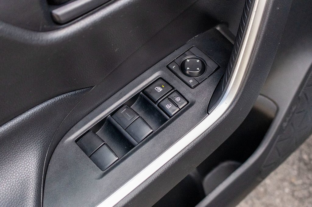 Toyota RAV4 LE AWD **JAMAIS ACCIDENTÉ+CARPLAY+CAMÉRA** 2021 à Charlemagne, Québec - 28 - w1024h768px