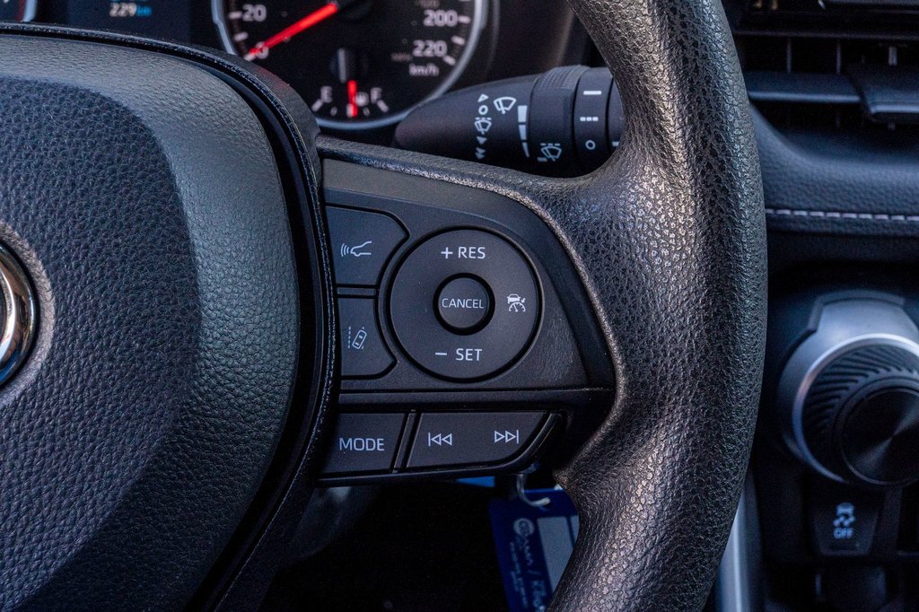 Toyota RAV4 LE **JAMAIS ACCIDENTÉ+CARPLAY+CAMÉRA** 2021 à Charlemagne, Québec - 11 - w1024h768px