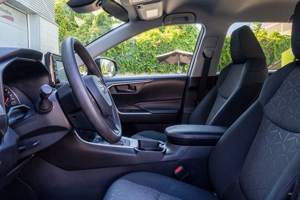 Toyota RAV4 LE **JAMAIS ACCIDENTÉ+CARPLAY+CAMÉRA** 2021 à Charlemagne, Québec - 19 - w1024h768px