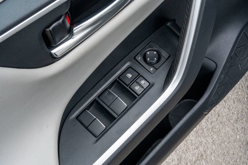 2021 Toyota RAV4 LIMITED **JAMAIS ACCIDENTÉ+CUIR+TOIT+19PO+CARPLAY* in Charlemagne, Quebec - 21 - w1024h768px