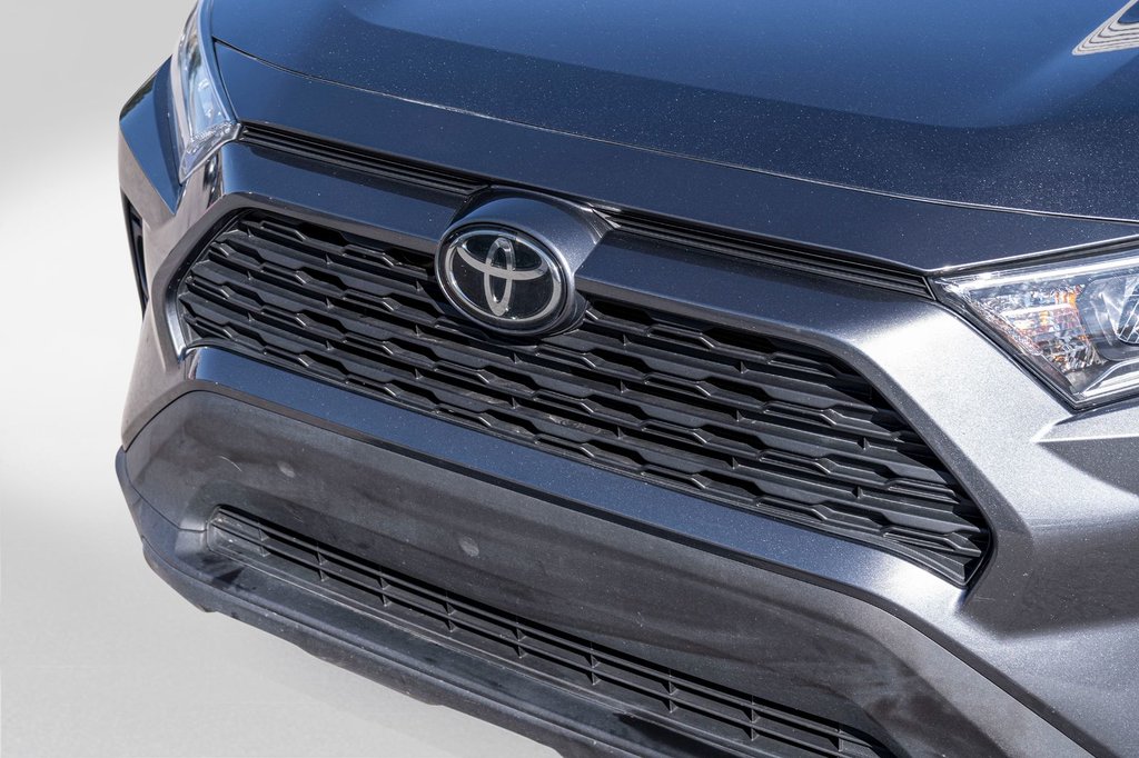 2021 Toyota RAV4 XLE AWD **SIÈGES CHAUFFANTS+TOIT+CARPLAY+CAMÉRA** in Charlemagne, Quebec - 29 - w1024h768px