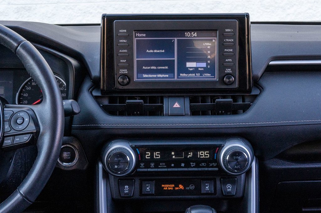 2021 Toyota RAV4 XLE AWD **SIÈGES CHAUFFANTS+TOIT+CARPLAY+CAMÉRA** in Charlemagne, Quebec - 8 - w1024h768px