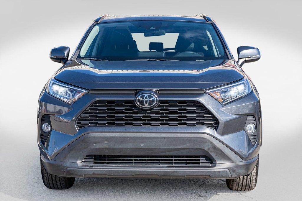 2021 Toyota RAV4 XLE AWD **SIÈGES CHAUFFANTS+TOIT+CARPLAY+CAMÉRA** in Charlemagne, Quebec - 2 - w1024h768px