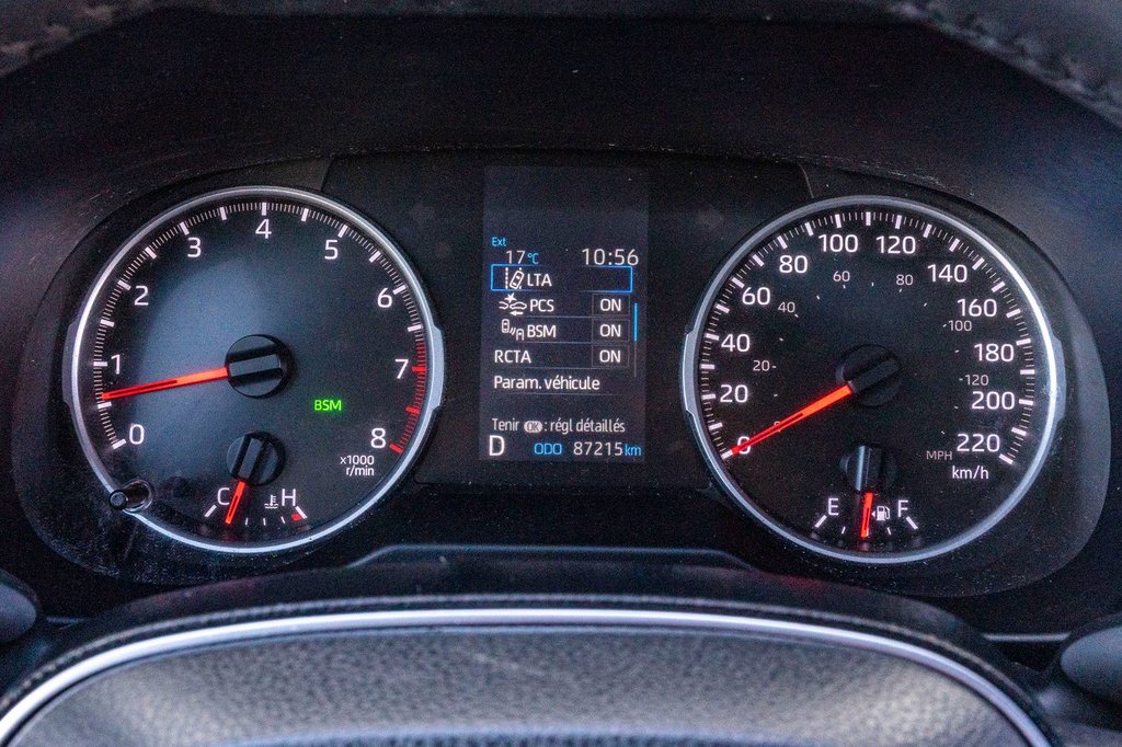2021 Toyota RAV4 XLE AWD **SIÈGES CHAUFFANTS+TOIT+CARPLAY+CAMÉRA** in Charlemagne, Quebec - 16 - w1024h768px