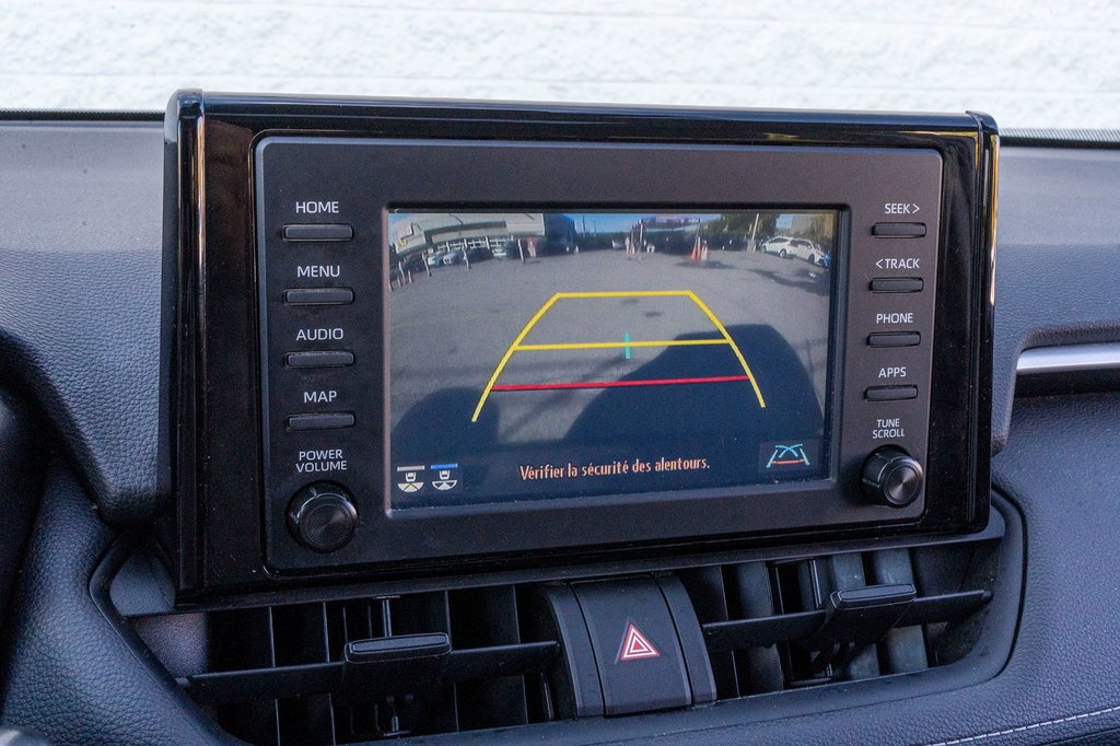 2021 Toyota RAV4 XLE AWD **SIÈGES CHAUFFANTS+TOIT+CARPLAY+CAMÉRA** in Charlemagne, Quebec - 15 - w1024h768px