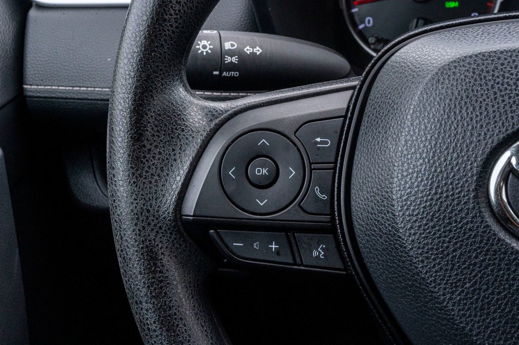 2021 Toyota RAV4 LE **JAMAIS ACCIDENTÉ+CARPLAY+SIÈGES CHAUFFANTS** in Charlemagne, Quebec - 10 - w1024h768px