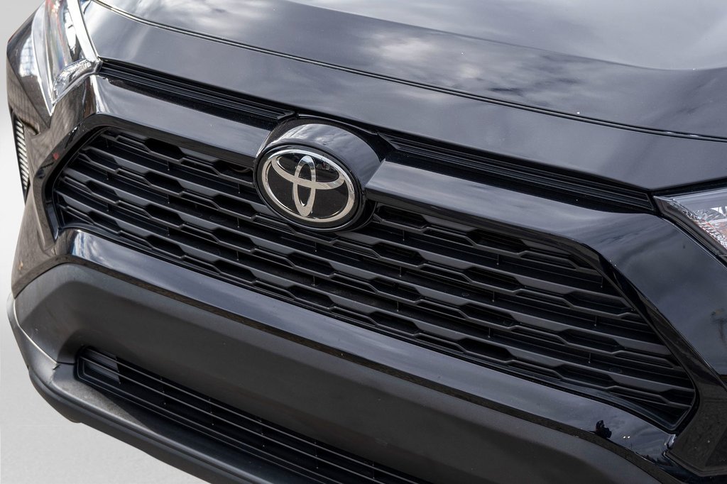 2021 Toyota RAV4 LE **JAMAIS ACCIDENTÉ+CARPLAY+SIÈGES CHAUFFANTS** in Charlemagne, Quebec - 28 - w1024h768px