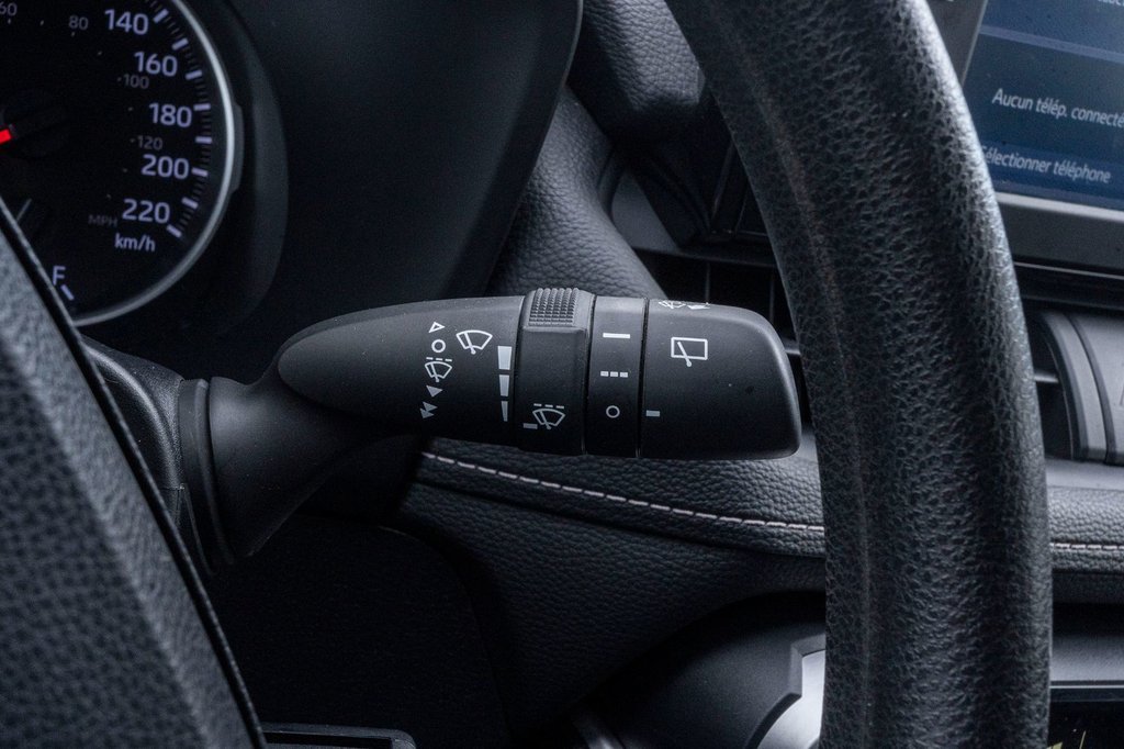 2021 Toyota RAV4 LE **JAMAIS ACCIDENTÉ+CARPLAY+SIÈGES CHAUFFANTS** in Charlemagne, Quebec - 18 - w1024h768px