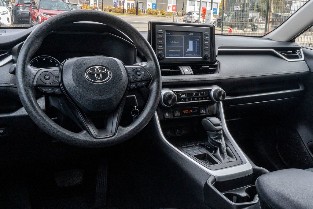 2021 Toyota RAV4 LE **JAMAIS ACCIDENTÉ+CARPLAY+SIÈGES CHAUFFANTS** in Charlemagne, Quebec - 6 - w1024h768px