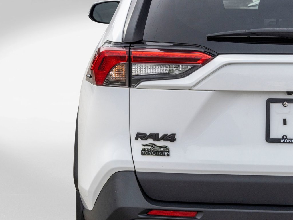 2021 Toyota RAV4 XLE **TOIT+MAG+CARPLAY+CAMÉRA** in Charlemagne, Quebec - 32 - w1024h768px