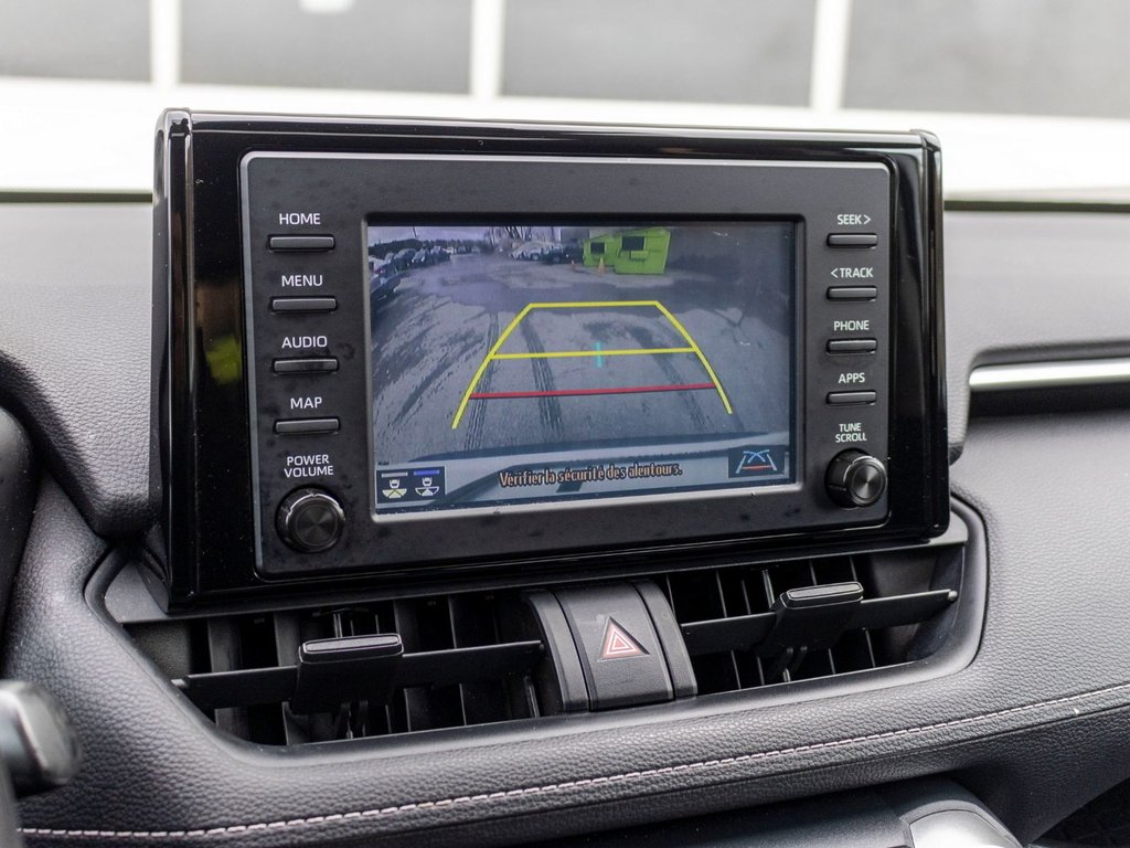 2021 Toyota RAV4 XLE **TOIT+MAG+CARPLAY+CAMÉRA** in Charlemagne, Quebec - 17 - w1024h768px