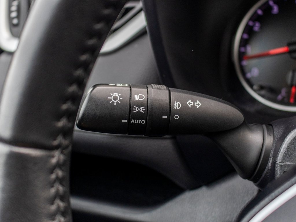 2021 Toyota RAV4 XLE **TOIT+MAG+CARPLAY+CAMÉRA** in Charlemagne, Quebec - 20 - w1024h768px