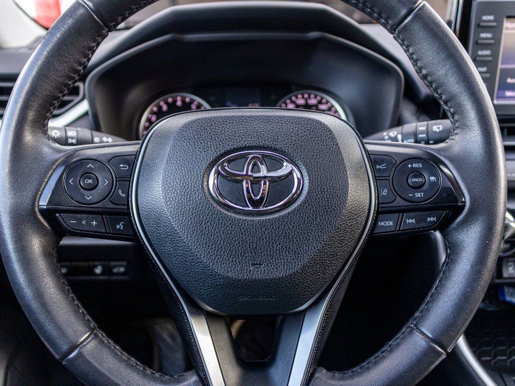 2021 Toyota RAV4 XLE AWD **JAMAIS ACCIDENTÉ+CARPLAY+TOIT+MAG** in Charlemagne, Quebec - 11 - w1024h768px