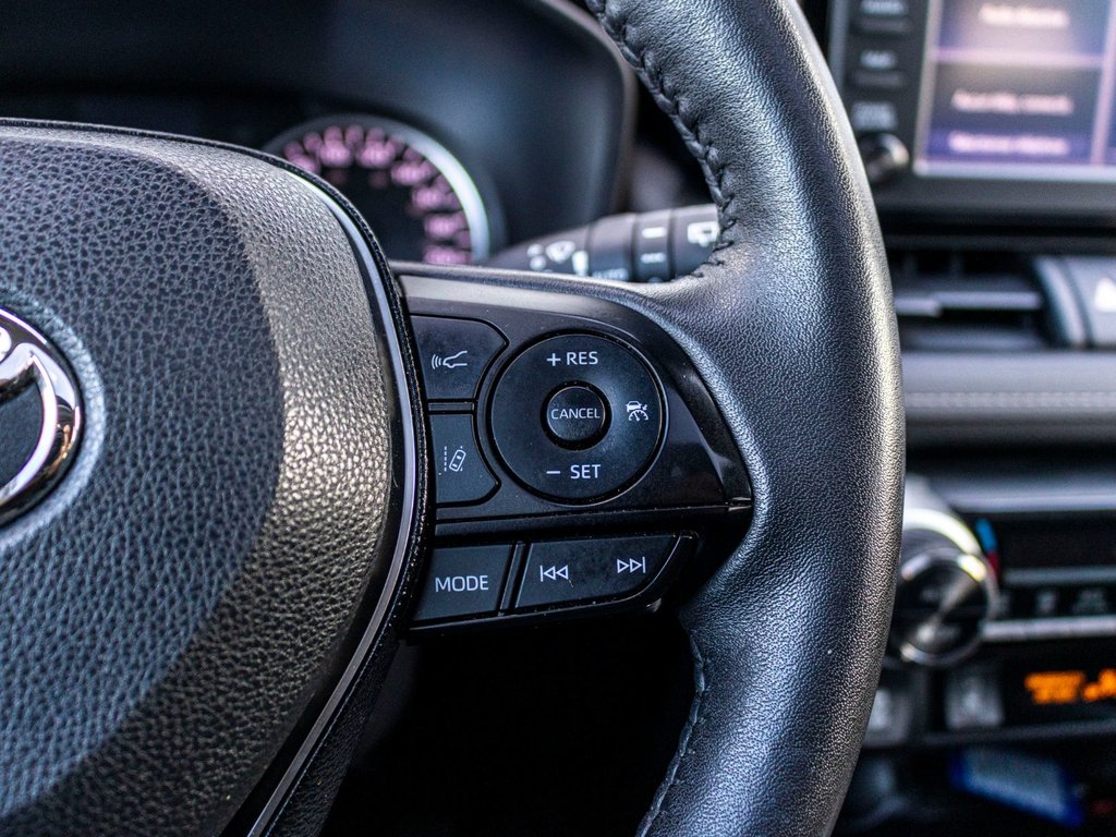 2021 Toyota RAV4 XLE AWD **JAMAIS ACCIDENTÉ+CARPLAY+TOIT+MAG** in Charlemagne, Quebec - 13 - w1024h768px