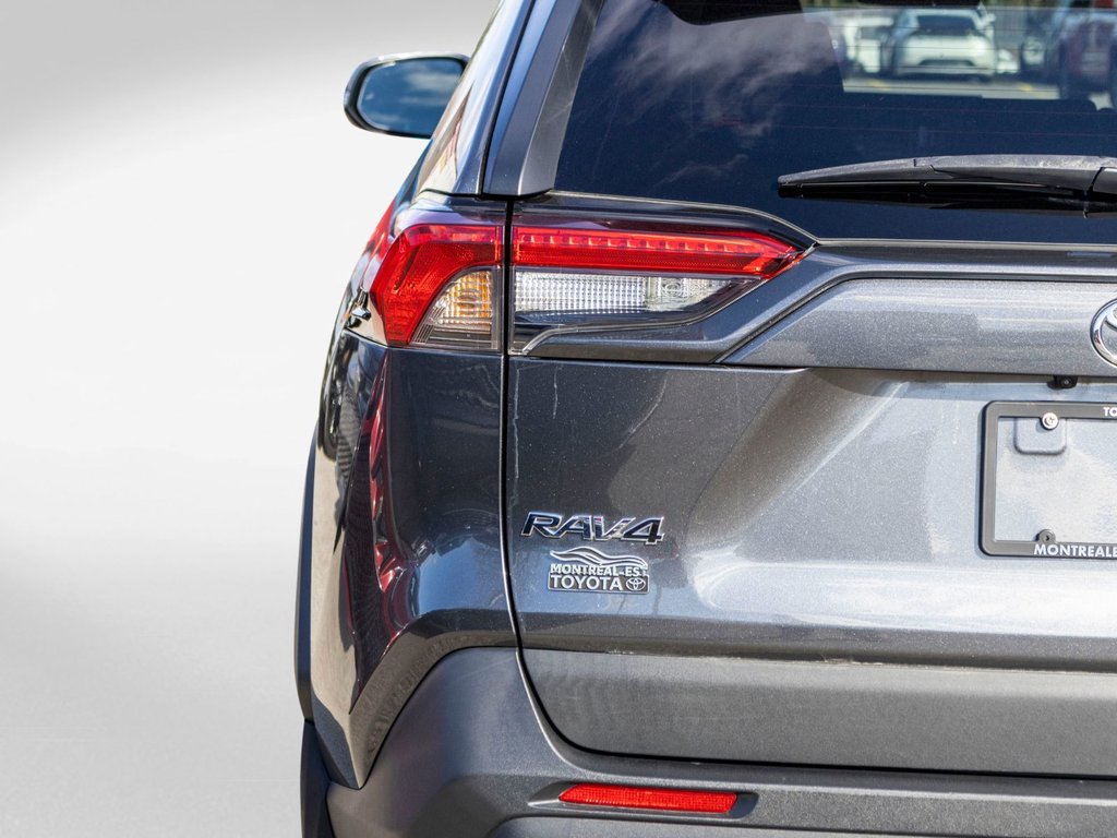 2021 Toyota RAV4 XLE AWD **JAMAIS ACCIDENTÉ+CARPLAY+TOIT+MAG** in Charlemagne, Quebec - 35 - w1024h768px