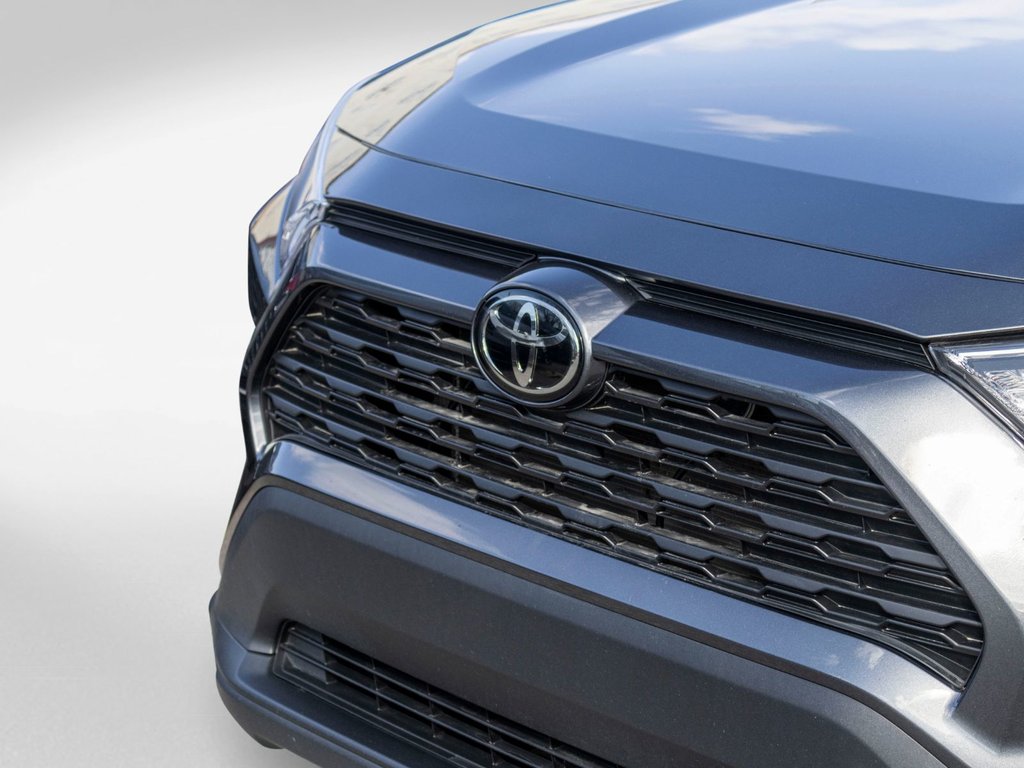 2021 Toyota RAV4 XLE AWD **JAMAIS ACCIDENTÉ+CARPLAY+TOIT+MAG** in Charlemagne, Quebec - 38 - w1024h768px