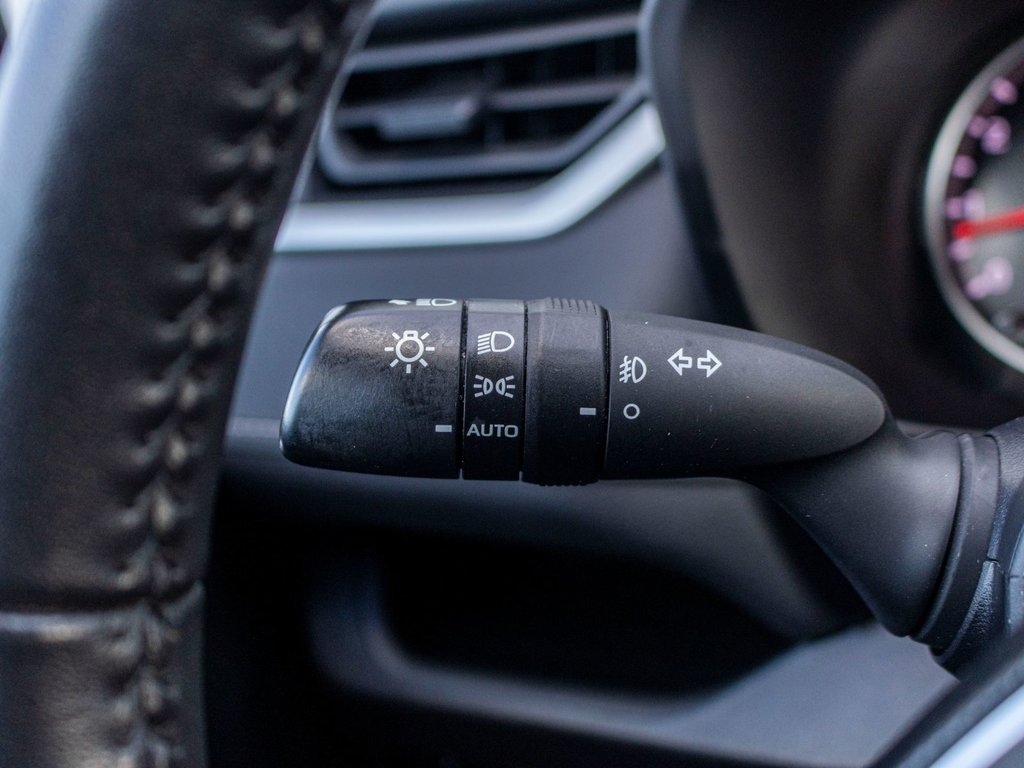 2021 Toyota RAV4 XLE AWD **JAMAIS ACCIDENTÉ+CARPLAY+TOIT+MAG** in Charlemagne, Quebec - 21 - w1024h768px