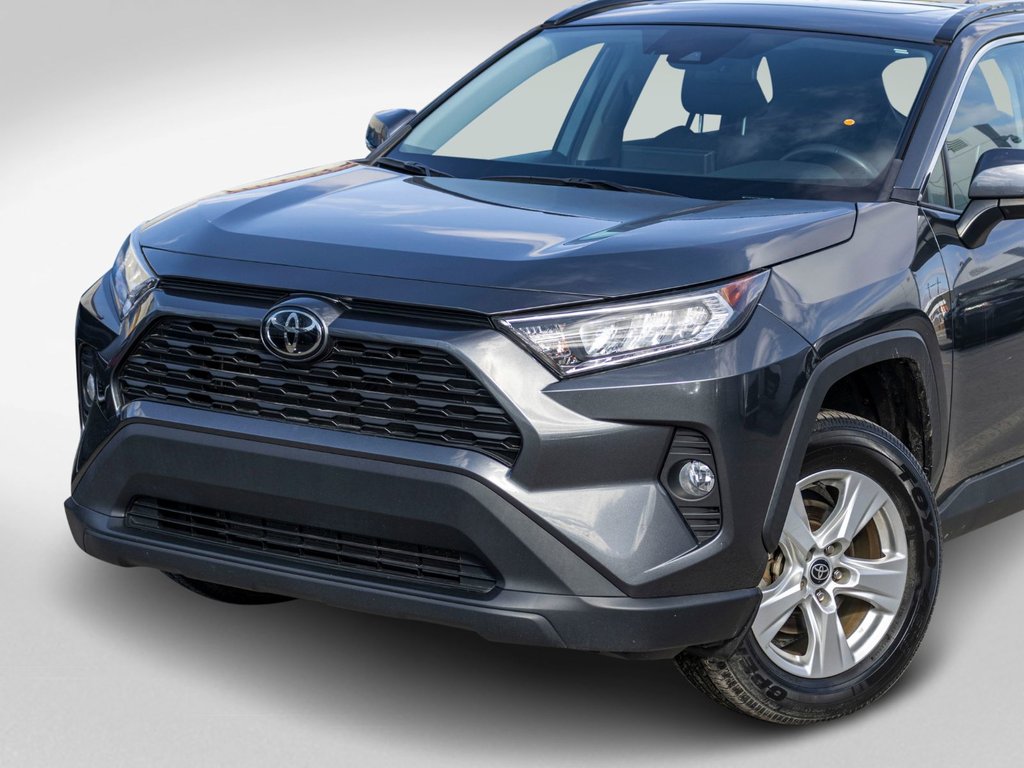 2021 Toyota RAV4 XLE AWD **JAMAIS ACCIDENTÉ+CARPLAY+TOIT+MAG** in Charlemagne, Quebec - 37 - w1024h768px