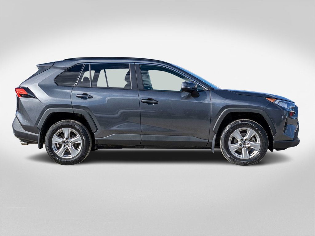 2021 Toyota RAV4 XLE AWD **JAMAIS ACCIDENTÉ+CARPLAY+TOIT+MAG** in Charlemagne, Quebec - 7 - w1024h768px