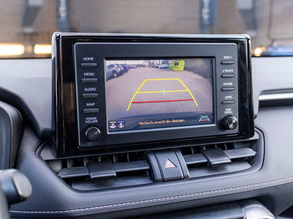 2021 Toyota RAV4 XLE AWD **JAMAIS ACCIDENTÉ+CARPLAY+TOIT+MAG** in Charlemagne, Quebec - 18 - w1024h768px