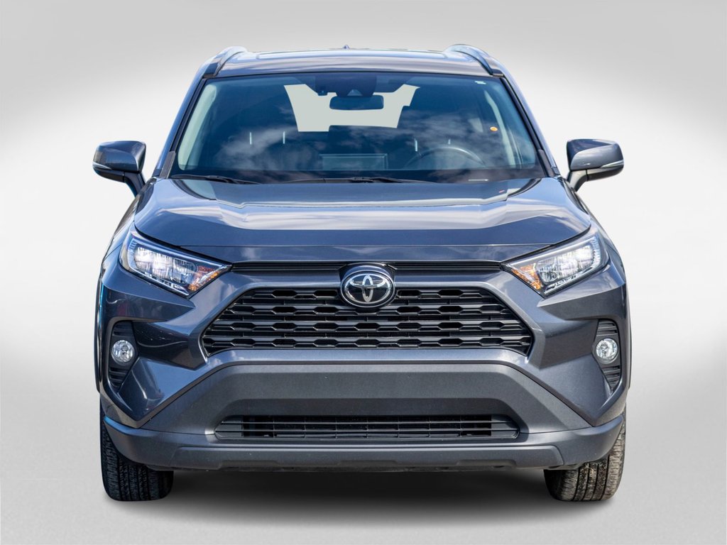 2021 Toyota RAV4 XLE AWD **JAMAIS ACCIDENTÉ+CARPLAY+TOIT+MAG** in Charlemagne, Quebec - 2 - w1024h768px