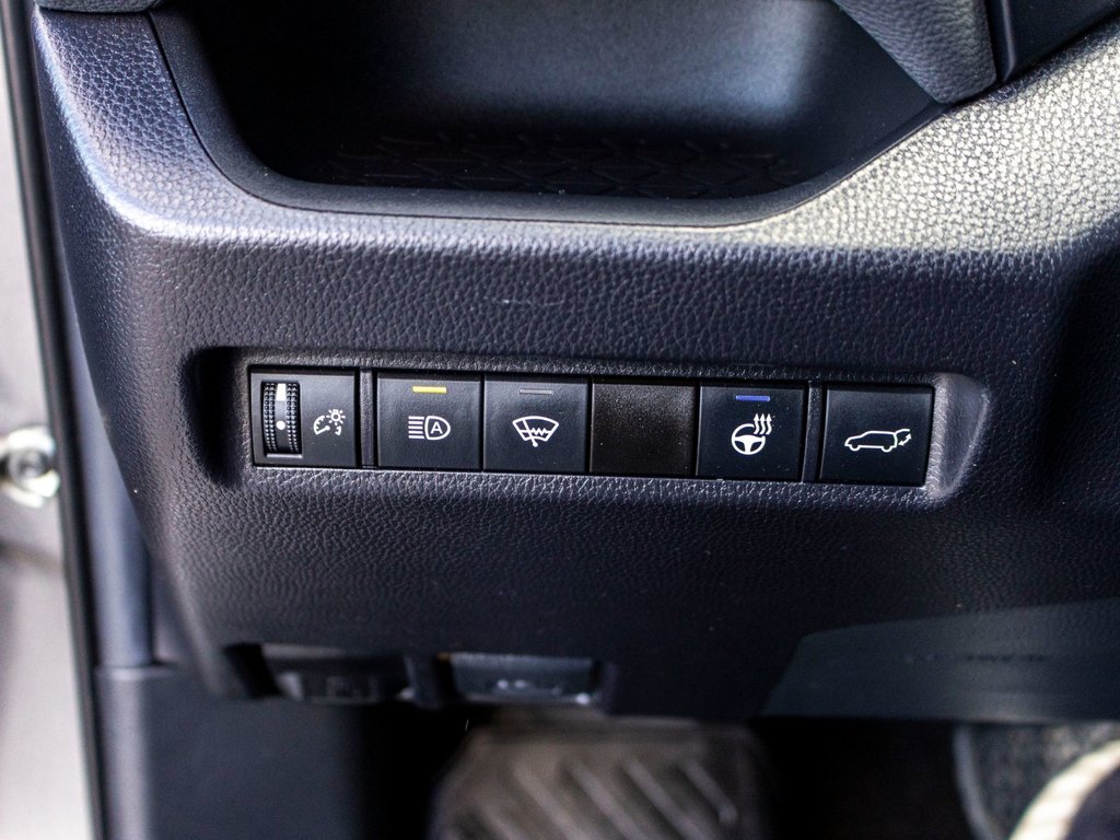 2021 Toyota RAV4 XLE AWD **JAMAIS ACCIDENTÉ+CARPLAY+TOIT+MAG** in Charlemagne, Quebec - 24 - w1024h768px