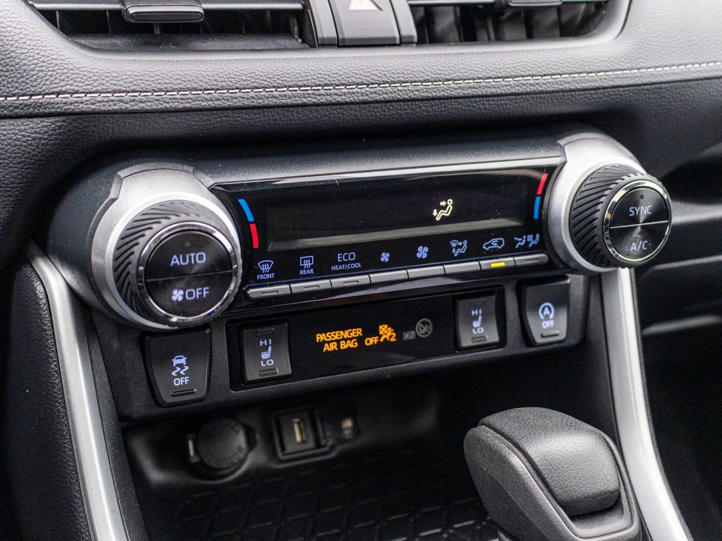 Toyota RAV4 XLE 2021 à Charlemagne, Québec - 14 - w1024h768px