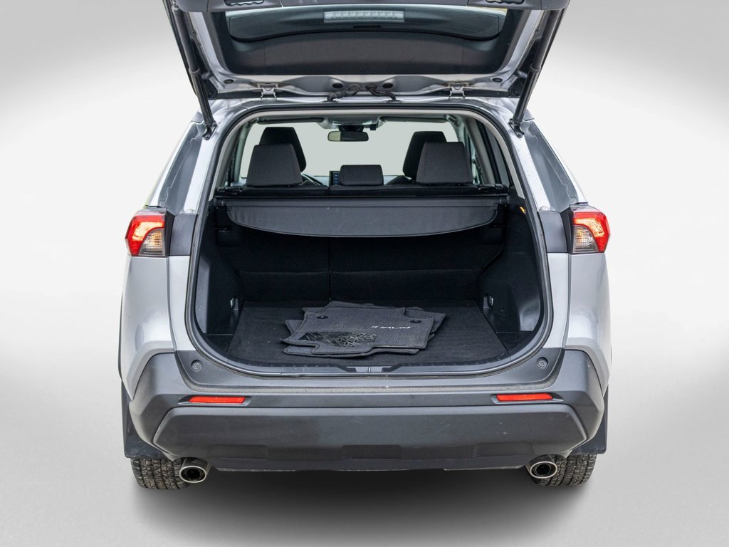 Toyota RAV4 XLE 2021 à Charlemagne, Québec - 32 - w1024h768px