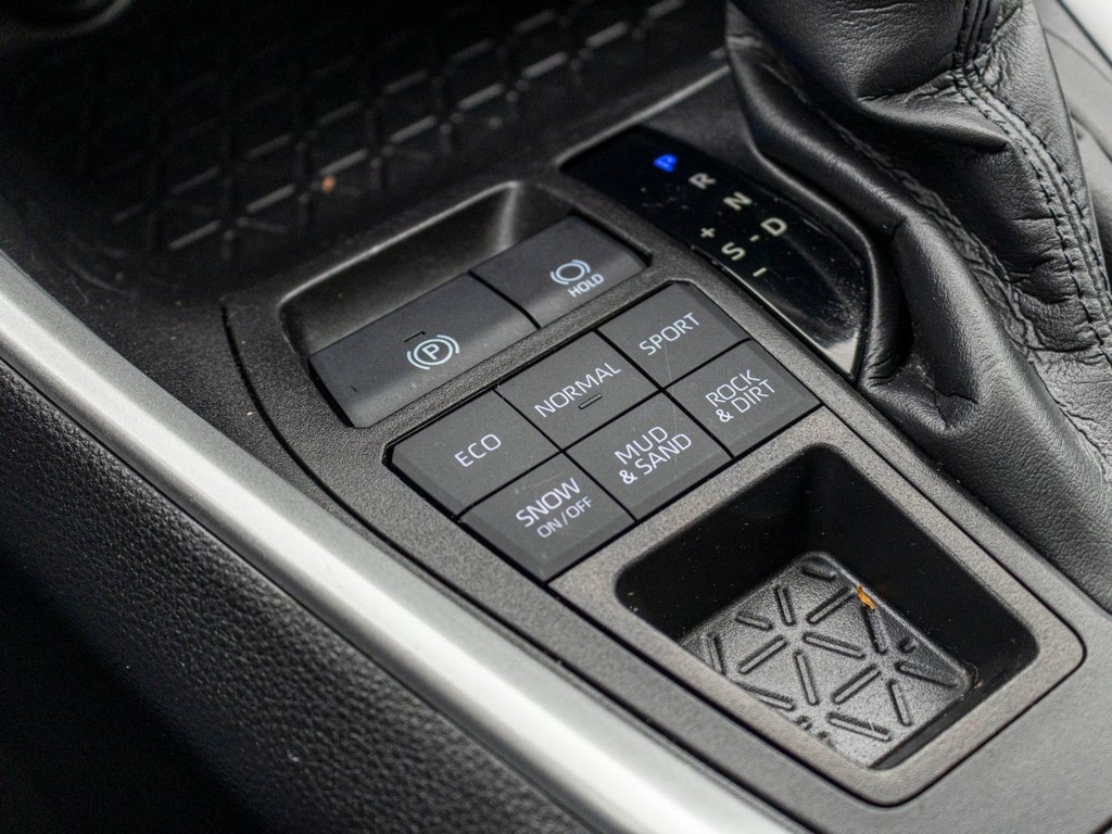 Toyota RAV4 XLE 2021 à Charlemagne, Québec - 16 - w1024h768px