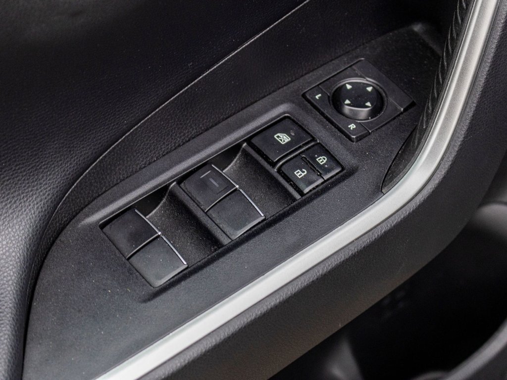 Toyota RAV4 Limited 2021 à Charlemagne, Québec - 32 - w1024h768px