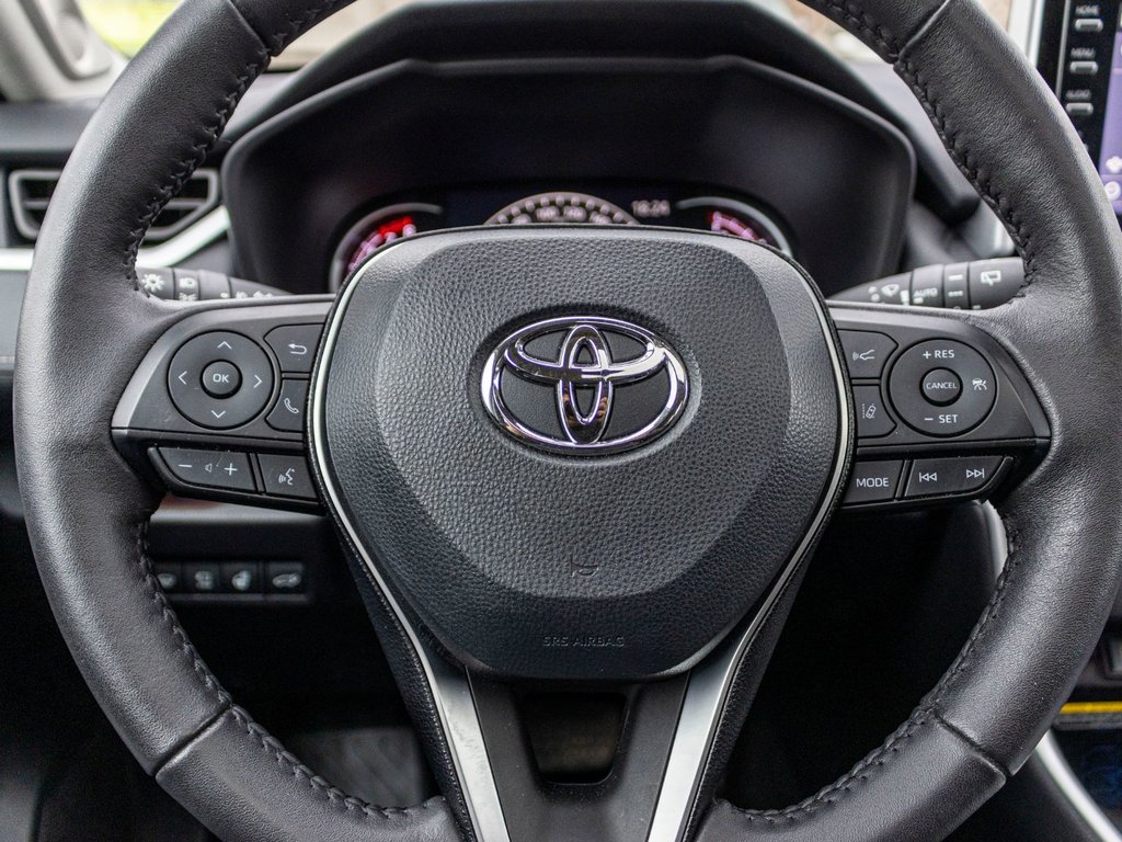 Toyota RAV4 Limited 2021 à Charlemagne, Québec - 10 - w1024h768px