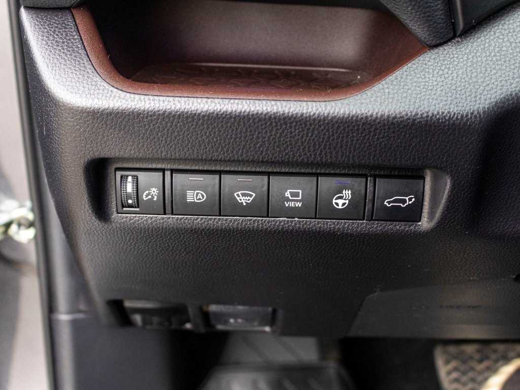 Toyota RAV4 Limited 2021 à Charlemagne, Québec - 25 - w1024h768px